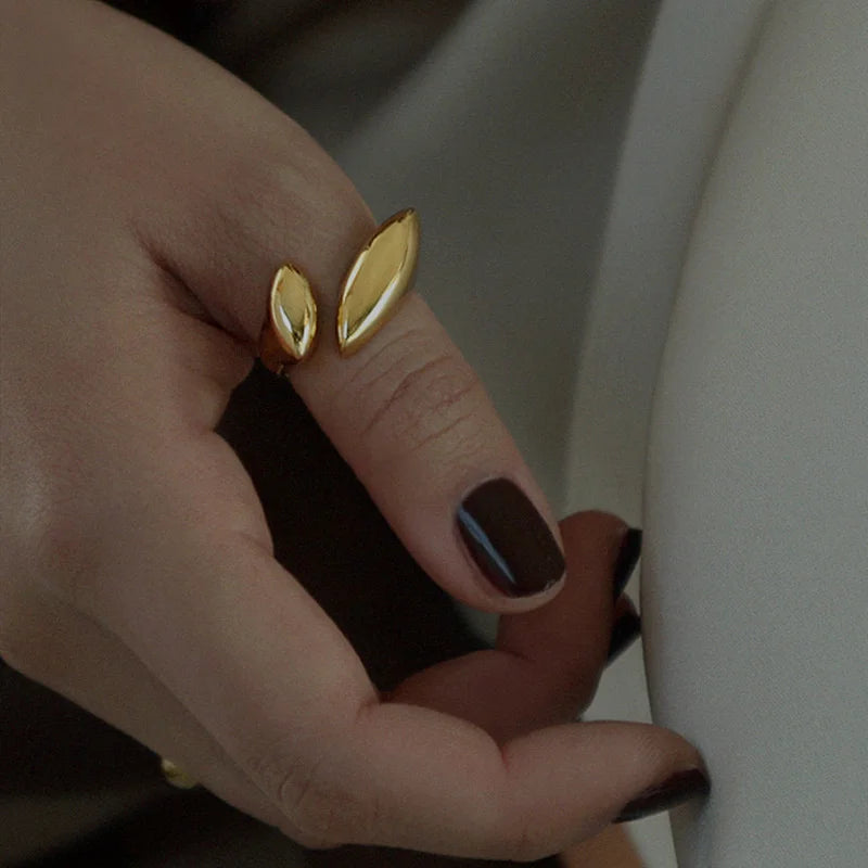 2pcs/set Women Rings Exaggerated Lines Rings for Women Fashion Simple Distorted Geometric Party Statement Designer Jewelry